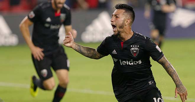 Siêu nhân Rooney: Cản phá như thần, kiến tạo phút 90+6 cứu nguy mùa giải