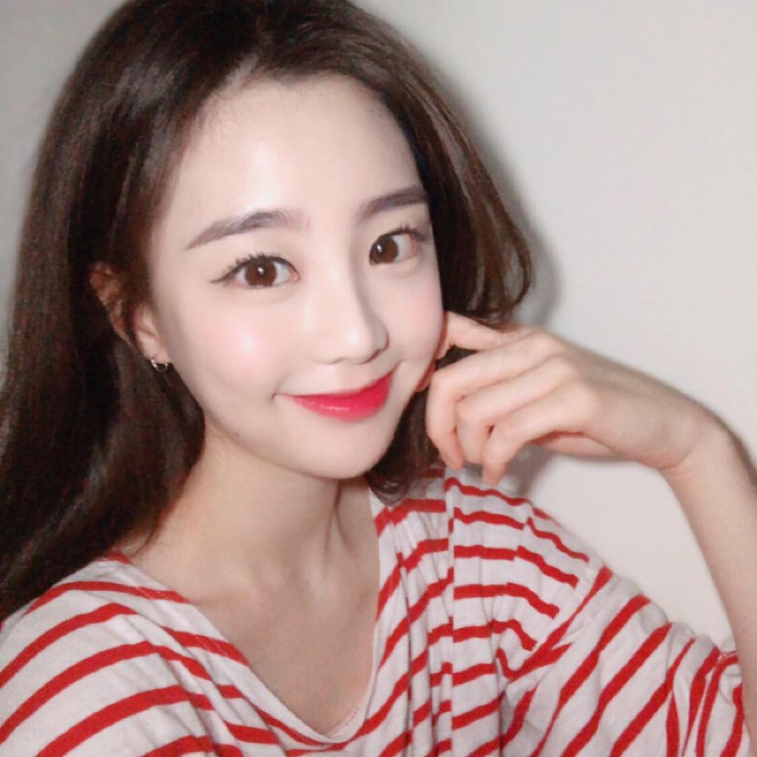 Theo bác sĩ da liễu, 8 thói quen không ngờ tới này sẽ khiến tình trạng da bóng dầu thêm tồi tệ