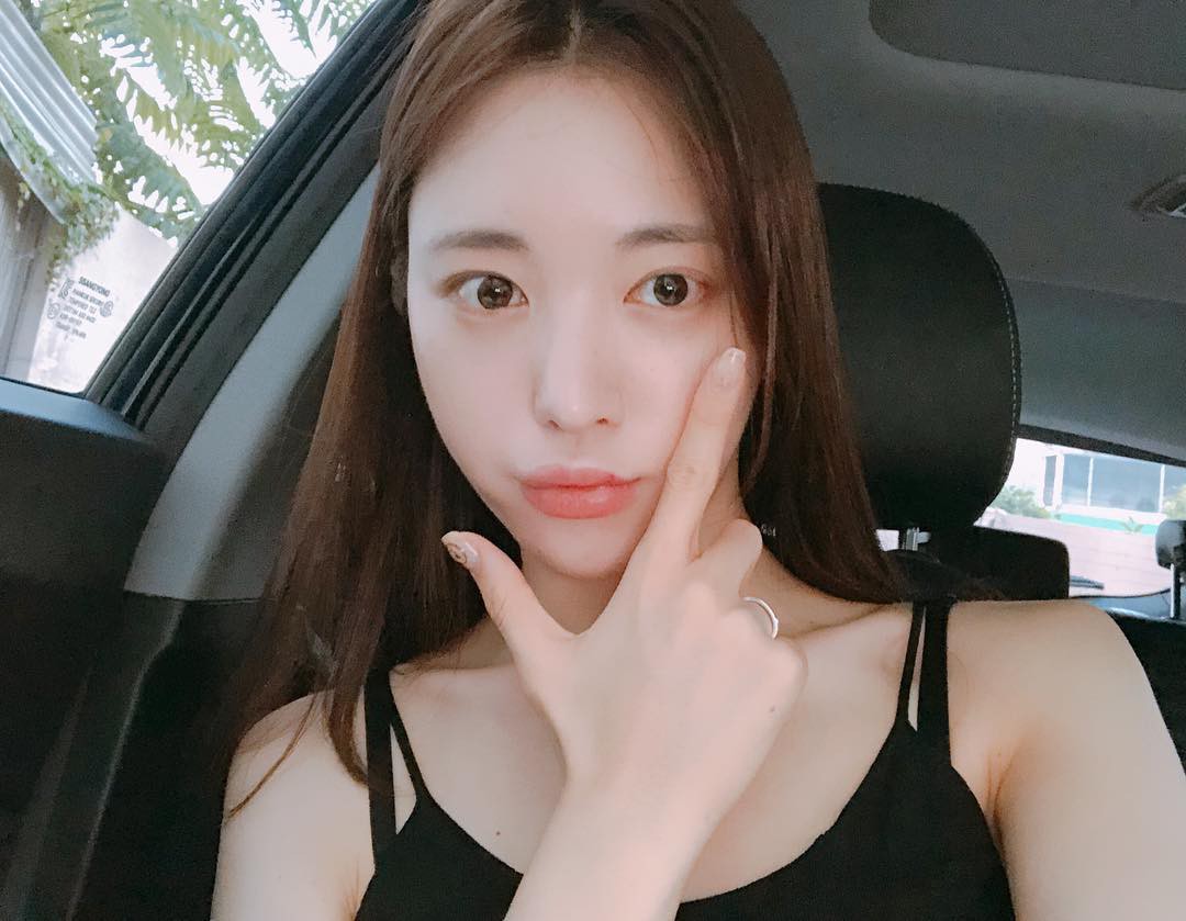 Theo bác sĩ da liễu, 8 thói quen không ngờ tới này sẽ khiến tình trạng da bóng dầu thêm tồi tệ