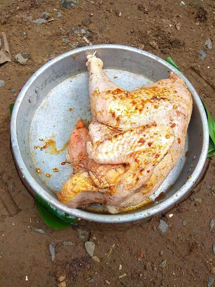 Về ra mắt bố mẹ vợ, thanh niên trổ tài làm món gà chết cháy thất truyền của Ngưu Ma Vương, nhìn vào không thể nhịn cười