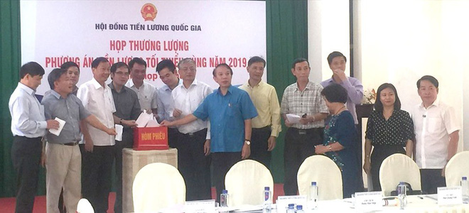 Lương tối thiểu năm 2019 sẽ tăng thêm 5,3% so với năm 2018