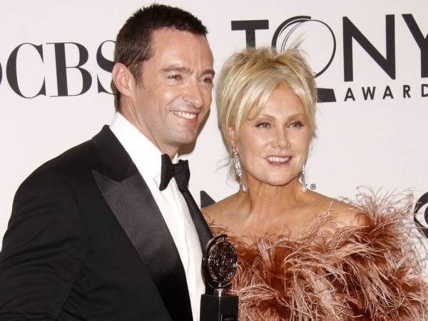 Hơn kém nhau hàng chục tuổi, các cặp đôi Hollywood này vẫn hạnh phúc bền vững đáng ngưỡng mộ