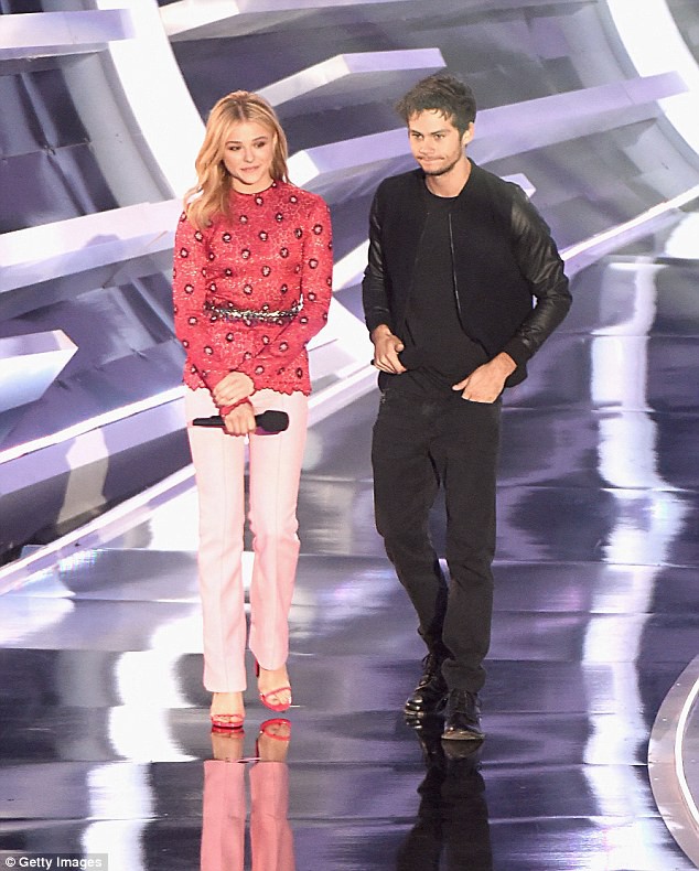 Chloe Moretz chửi xéo chuyện Brooklyn Beckham hôn môi người mẫu Playboy sau khi chia tay mình