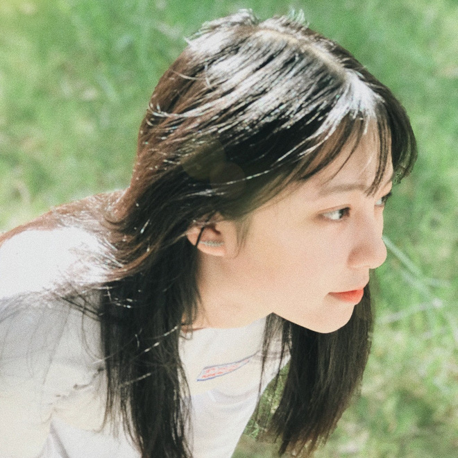 Chưa đến năm học mới, thiếu nữ Đà Nẵng đã gây sốt với bức ảnh diện áo dài xinh đẹp hơn nắng mai