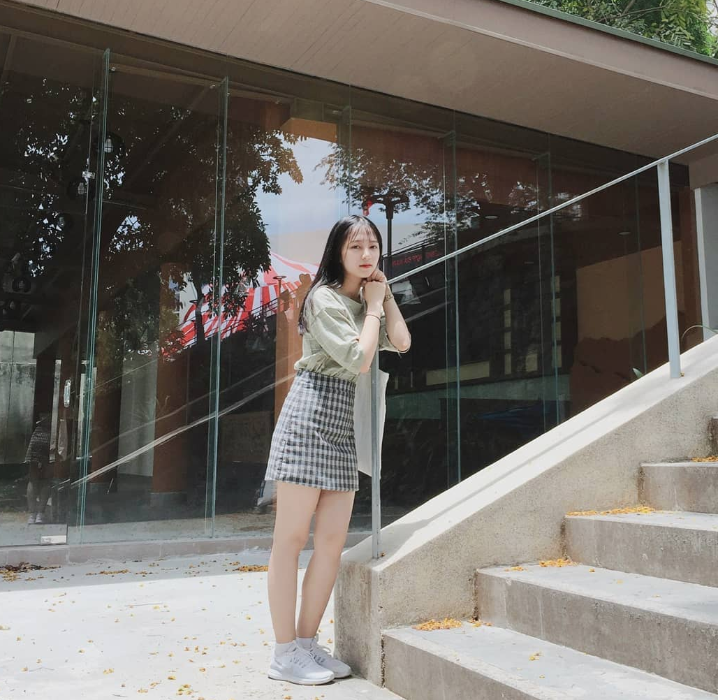 Chưa đến năm học mới, thiếu nữ Đà Nẵng đã gây sốt với bức ảnh diện áo dài xinh đẹp hơn nắng mai