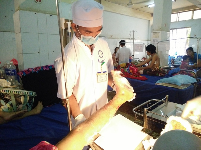 Nam thanh niên bị chém đứt lìa 2 cẳng chân