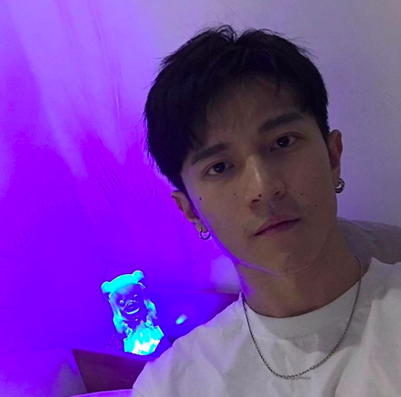 Chàng trai HongKong gây sốt với vẻ ngoài cực tài tử và bụi bặm