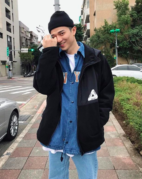 Chàng trai HongKong gây sốt với vẻ ngoài cực tài tử và bụi bặm