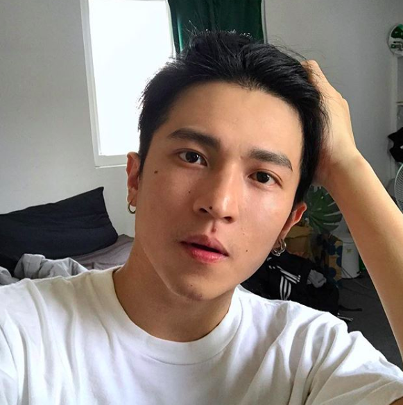 Chàng trai HongKong gây sốt với vẻ ngoài cực tài tử và bụi bặm