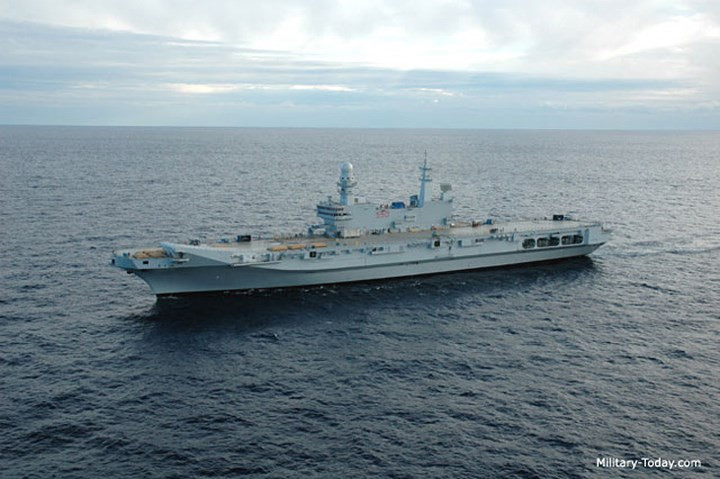 Ngạc nhiên Tàu sân bay Cavour nhỏ nhưng có võ của Italy