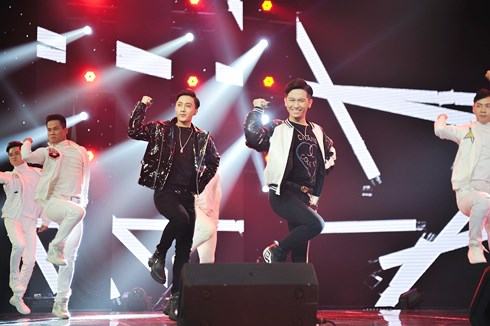 Giọng hát Việt tập 13: Cặp song ca duy nhất còn lại của The Voice 2018 tới từ team Noo phải dừng chân Giọng hát Việt tập 13: Cặp song ca duy nhất còn lại của The Voice 2018 tới từ team Noo phải dừng chân