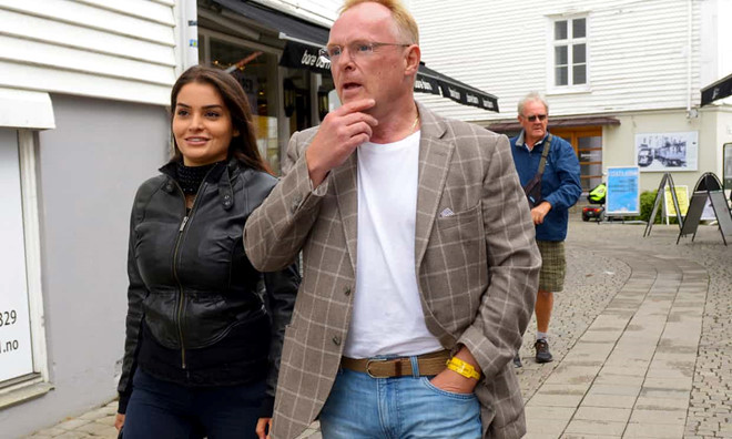 Bộ trưởng Na Uy mất chức vì đi du lịch nước ngoài cùng cựu hoa hậu