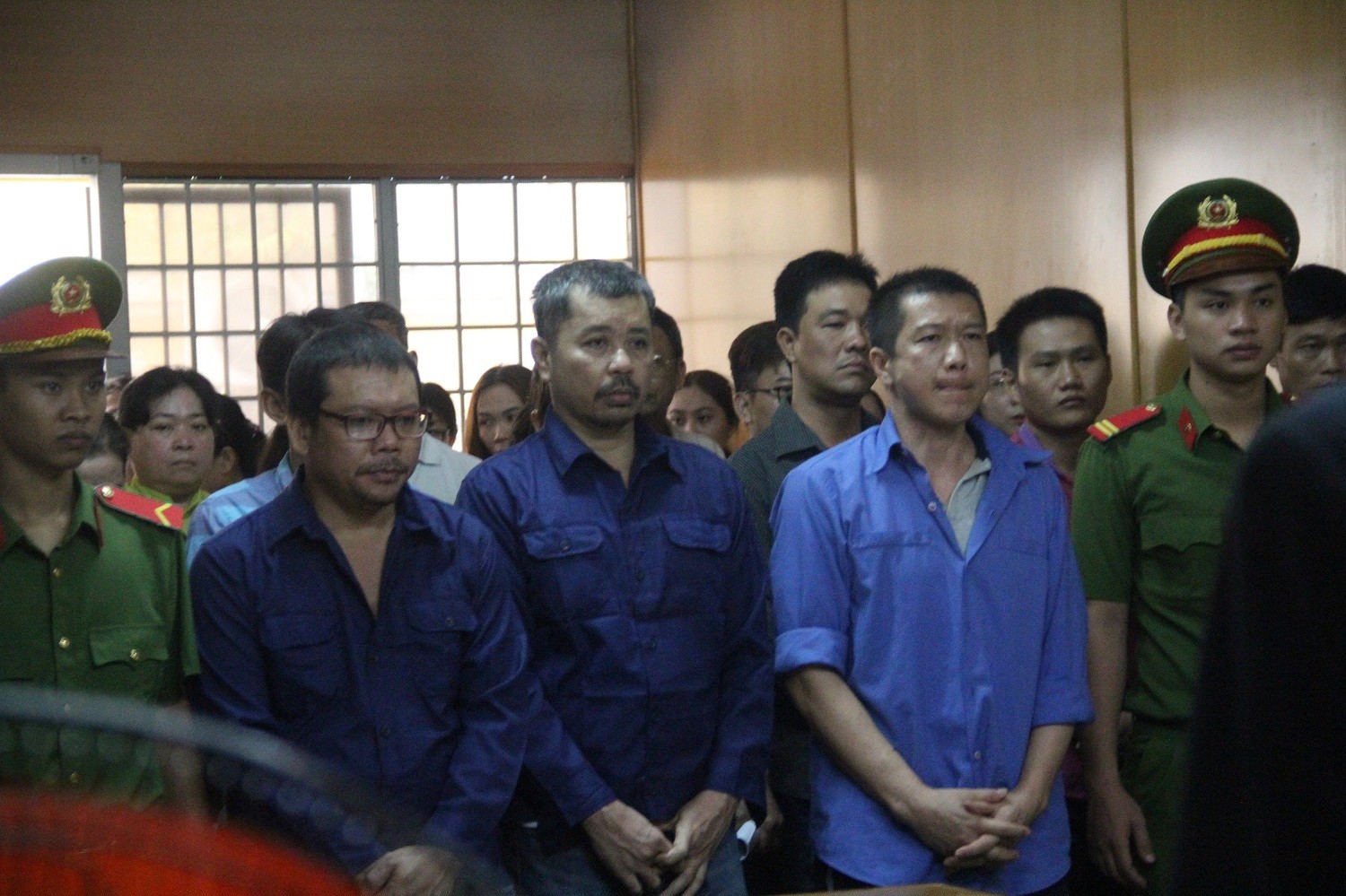 Đường dây mua bán logo xe vua: Tòa hoãn xử vì lý do bất ngờ