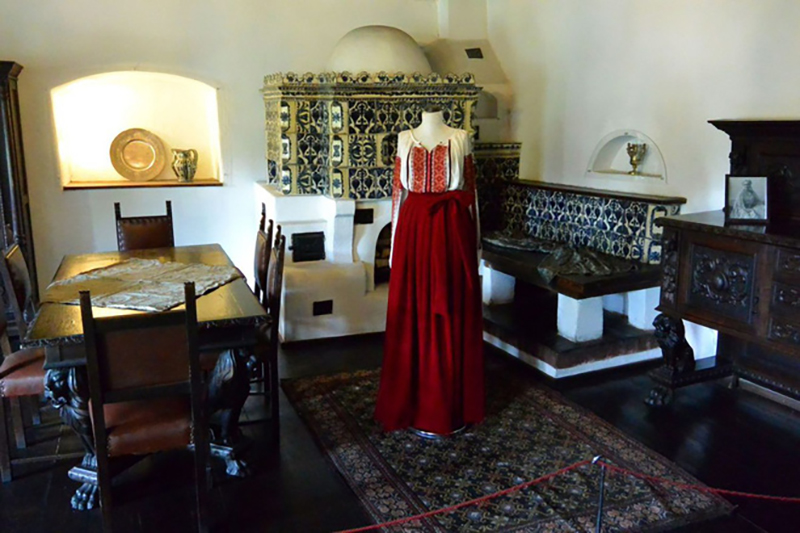 Ghé thăm lâu đài của bá tước Dracula khét tiếng: U ám và tĩnh mịch đến sởn tóc gáy nhưng liệu có đẫm máu như lời đồn?