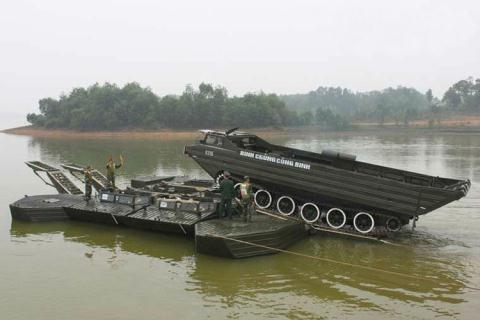 Phương Tây nói gì về vũ khí Việt Nam tự hoán cải?