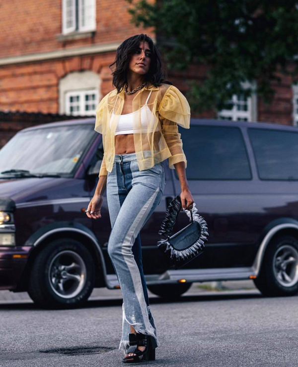 Angela Phương Trinh đón đầu xu hướng áo trong suốt