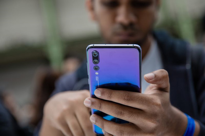 Trump ký lệnh cấm chính phủ Mỹ sử dụng công nghệ của Huawei, ZTE