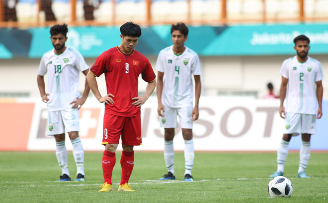 Công Phượng sút hỏng 2 quả penalty, lập 2 chiến công trong trận đấu khó tin