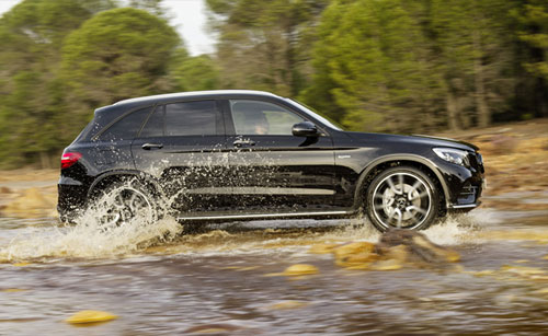 Hàng loạt xe Mercedes GLC tại Việt Nam bị nước vào cầu trước