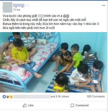 Hình ảnh hơn chục đứa trẻ yên lặng, dán mắt vào smartphone mà không cần quan tâm đến thế giới xung quanh khiến nhiều người giật mình