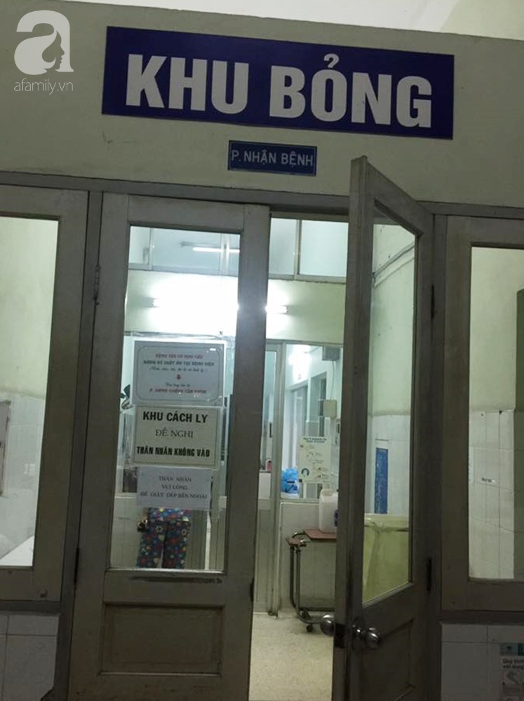 Té vào đống rác đang đốt mà không ai biết, bé trai 4 tuổi ở Phú Yên bị bỏng cực nặng phải đoạn chi