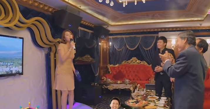 Phim Gạo nếp gạo tẻ tập 43: Bỏ mặc Kiệt ngày đêm chăm ba chồng nằm viện, Hân vui vẻ đi karaoke cùng nhân tình