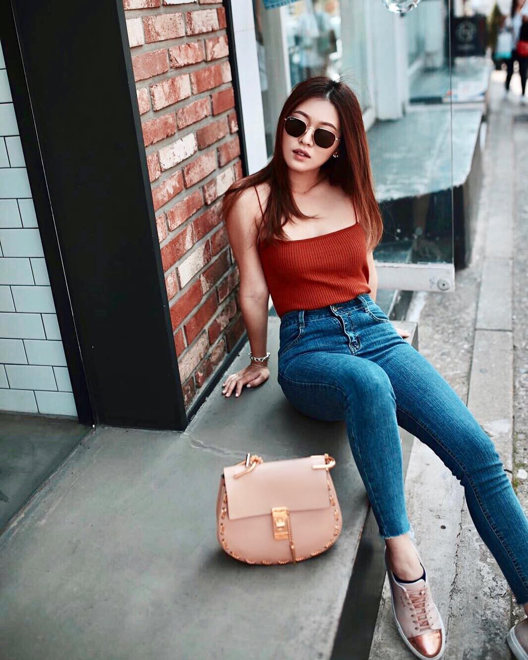 Nếu tự tin với thân hình vòng nào ra vòng nấy, các nàng đừng bỏ qua 5 items giúp khoe dáng triệt để này