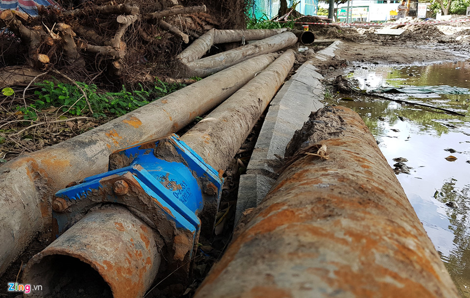 Chung cư Carina đổi sang màu vàng, cư dân vẫn chưa biết khi nào về nhà