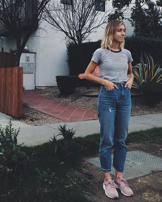 Sự thật về clip cô gái bất ngờ bị ôtô đâm khi nhảy lao ra khỏi xe