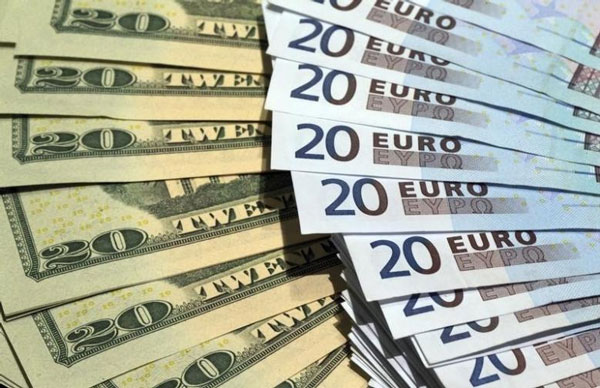 Tỷ giá ngoại tệ ngày 14/8: USD thẳng lên đỉnh, Euro tụt sâu