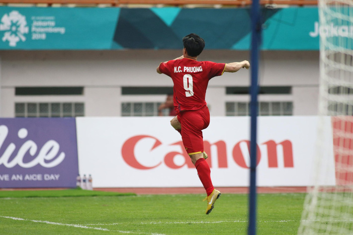 Quang Hải rực sáng, U23 Việt Nam thắng dễ trong ngày Công Phượng 2 lần trượt penalty