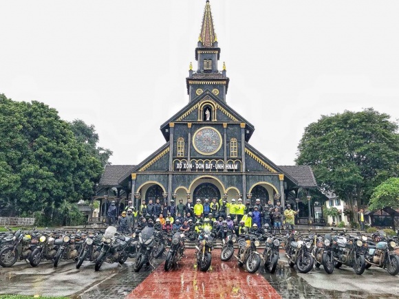 Tình yêu đặc biệt của Kelvin Khánh: Gọi vợ bằng thằng, khuyên fan nên làm bạn trước mới yêu