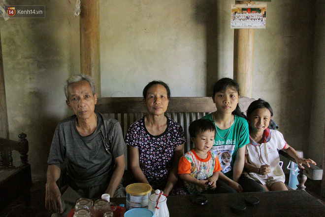 Nữ thủ khoa dân tộc Mường từng gạt nước mắt từ bỏ giảng đường: Nhờ cô giáo và mọi người, em được đi học rồi!