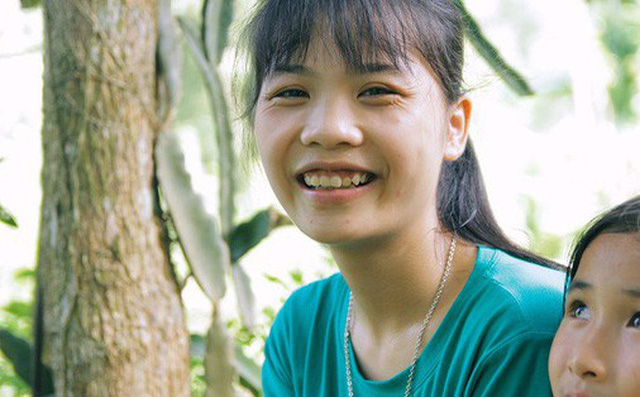 Nữ thủ khoa dân tộc Mường từng gạt nước mắt từ bỏ giảng đường: Nhờ cô giáo và mọi người, em được đi học rồi!