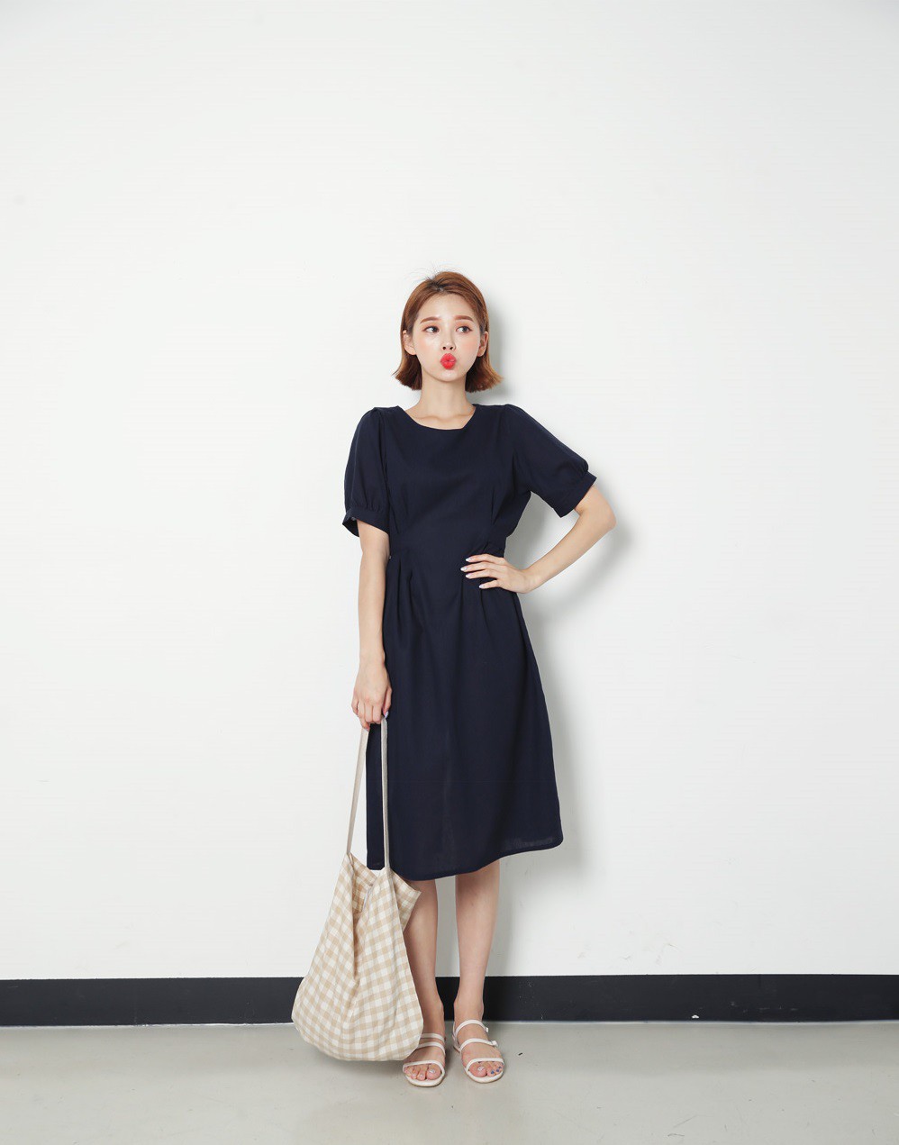 Muôn kiểu váy liền cùng cách diện chuẩn đẹp, thanh lịch mà mọi quý cô công sở cần biết