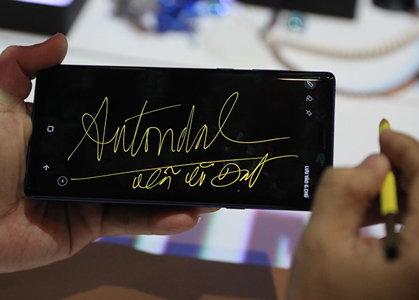 Galaxy Note9 có giá từ 22,99 triệu tại Việt Nam