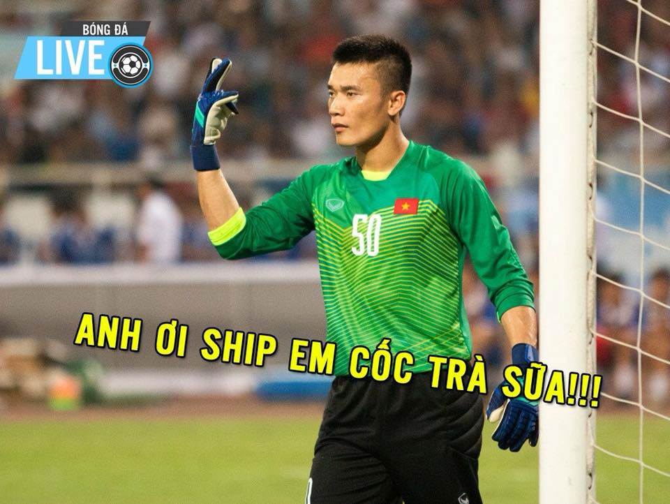 Ảnh chế Messi trao vương miện trượt penalty cho Công Phượng