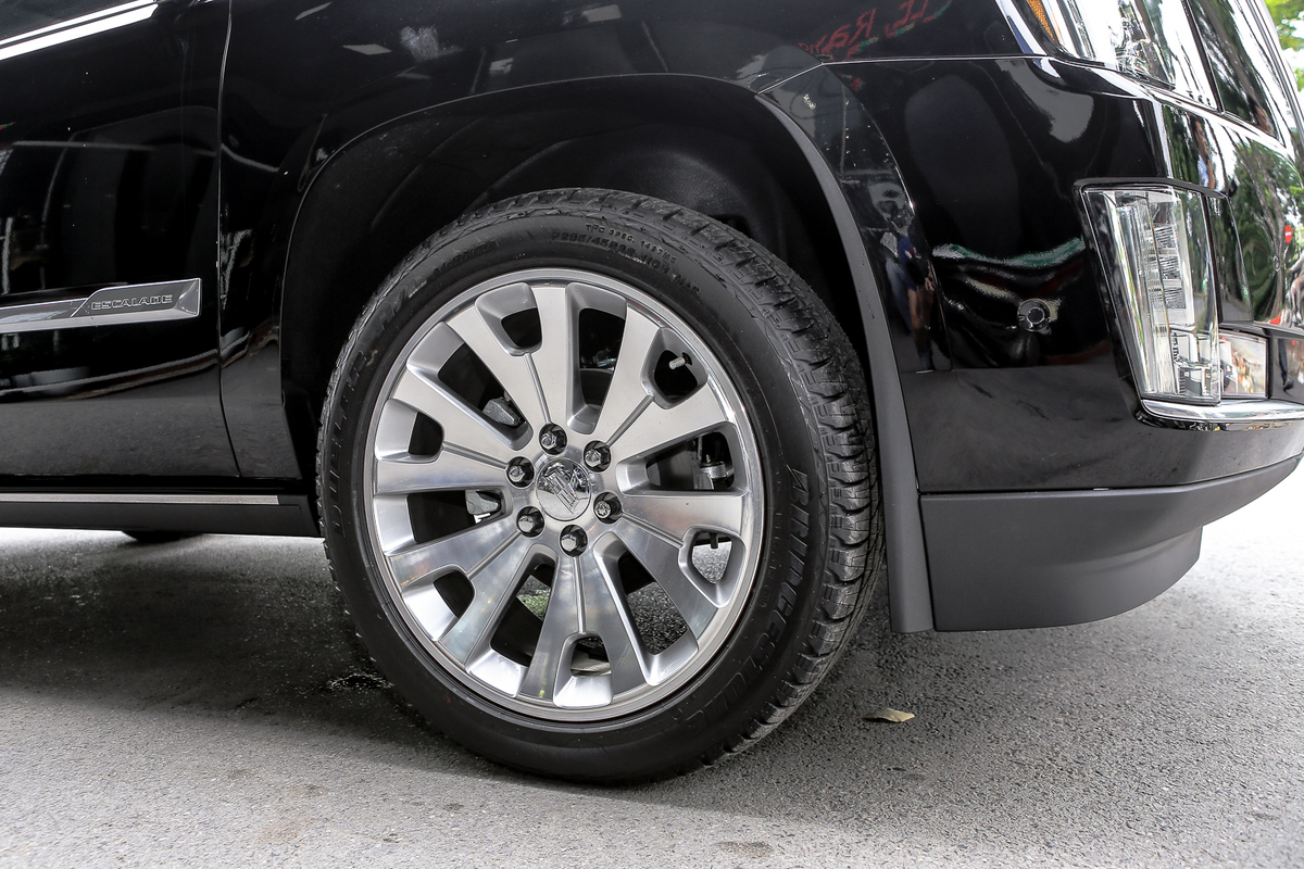 Khủng long Cadillac Escalade 2019 giá hơn 10 tỷ tại Việt Nam