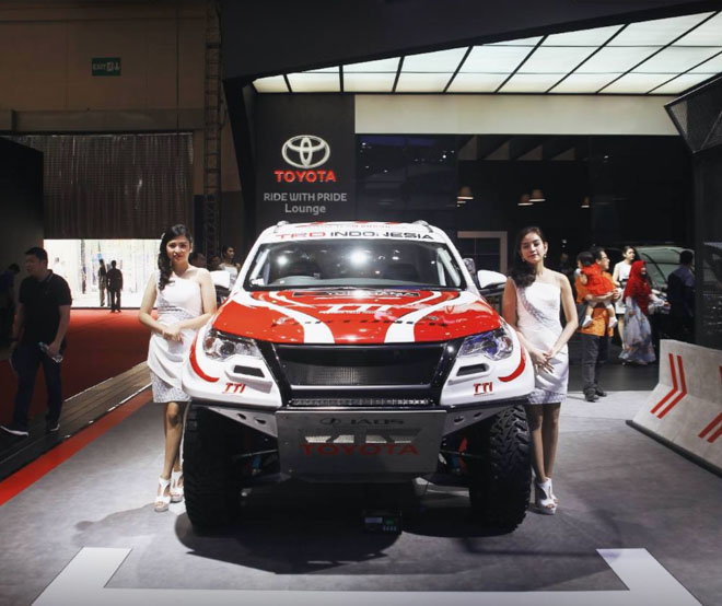 Soi chi tiết Toyota Fortuner độ mạnh nhất thế giới Soi chi tiết Toyota Fortuner độ mạnh nhất thế giới