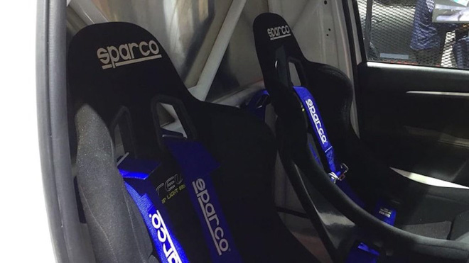 Soi chi tiết Toyota Fortuner độ mạnh nhất thế giới Soi chi tiết Toyota Fortuner độ mạnh nhất thế giới