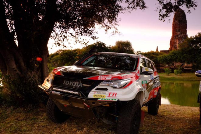 Soi chi tiết Toyota Fortuner độ mạnh nhất thế giới Soi chi tiết Toyota Fortuner độ mạnh nhất thế giới