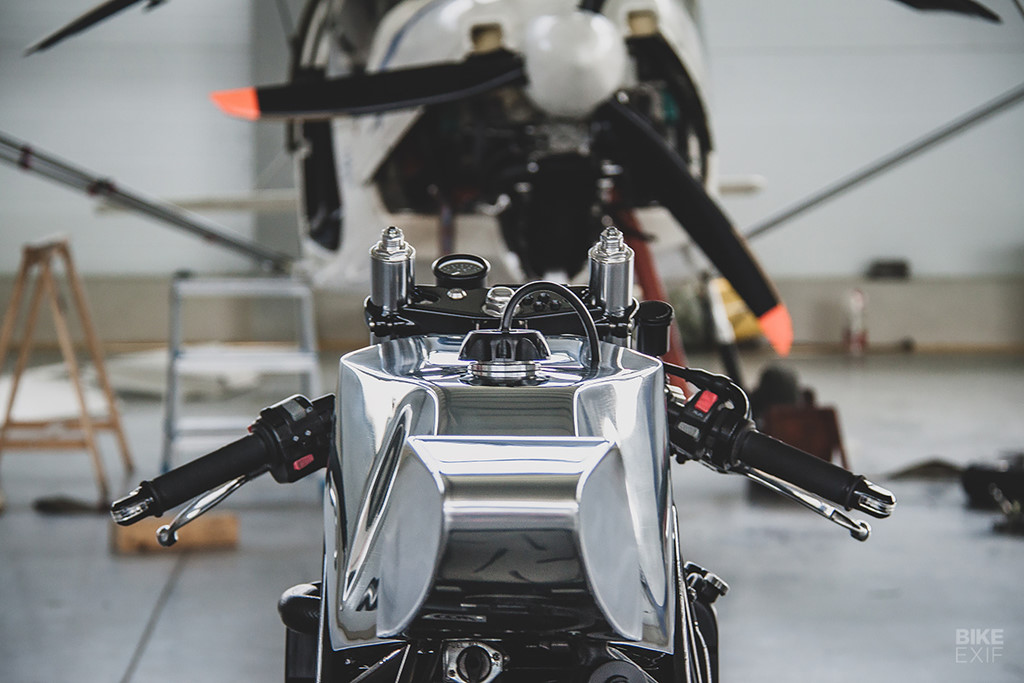 Cận cảnh mẫu độ cafe - streetfighter Yamaha TRX850 từ Nga
