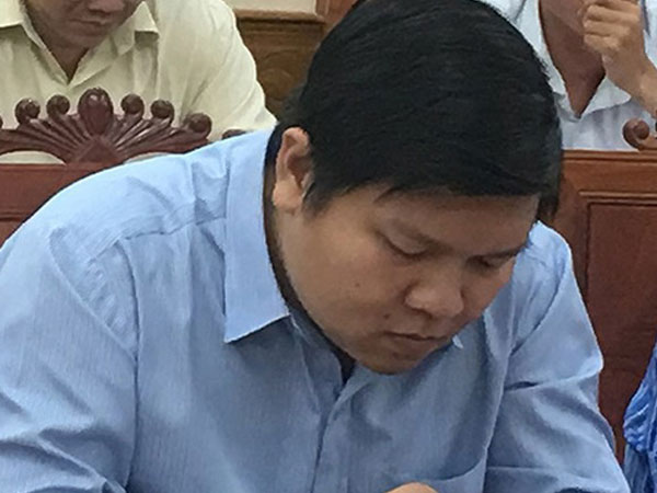 Kiểm tra hồ sơ bất thường của PGĐ Sở Ngoại vụ 32 tuổi