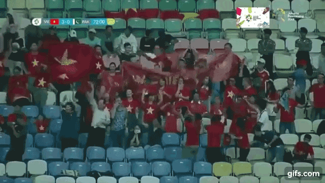 Hòa Minzy lên tiếng về việc sang Indonesia cổ vũ Công Phượng