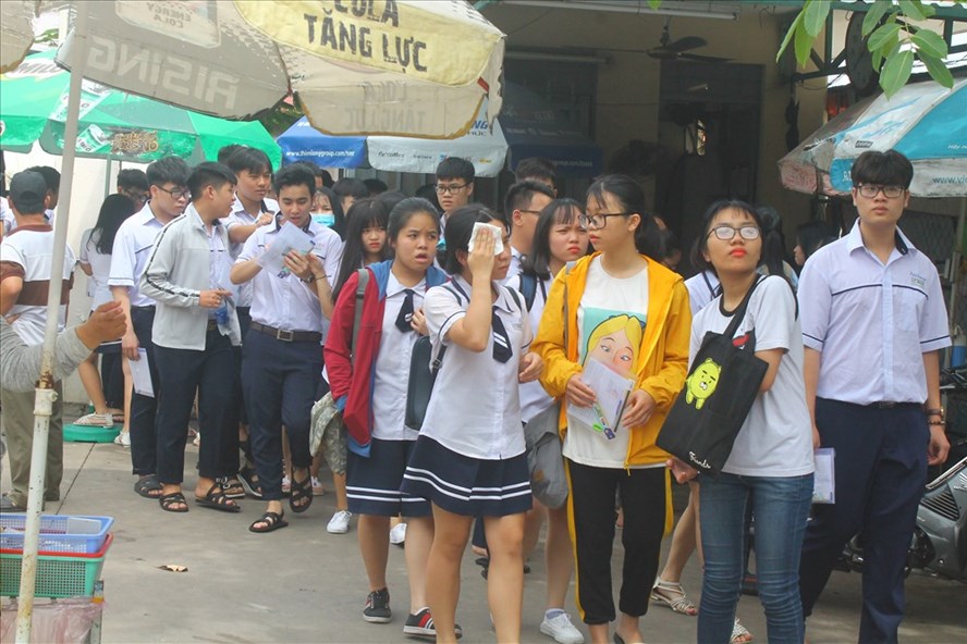 TPHCM dự kiến không thu học phí THCS: Phụ huynh lo ngại trường đẻ ra khoản thu bù học phí