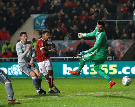 Khai cuộc League Cup ở Anh hấp dẫn nhất từ trước đến nay