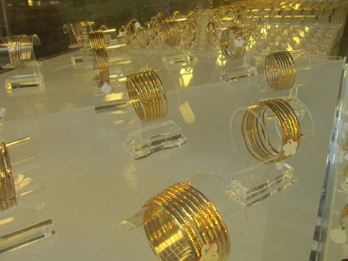 Giảm 3 ngày liên tục, giá vàng SJC vẫn cao hơn thế giới 3,1 triệu đồng/lượng