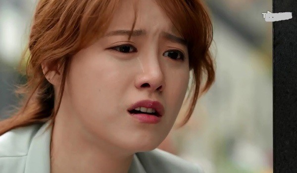 Vô tình nghe lén người yêu nói chuyện với mẹ trong lần đầu ra mắt, cô gái ngỡ ngàng nhận ra âm mưu thâm độc