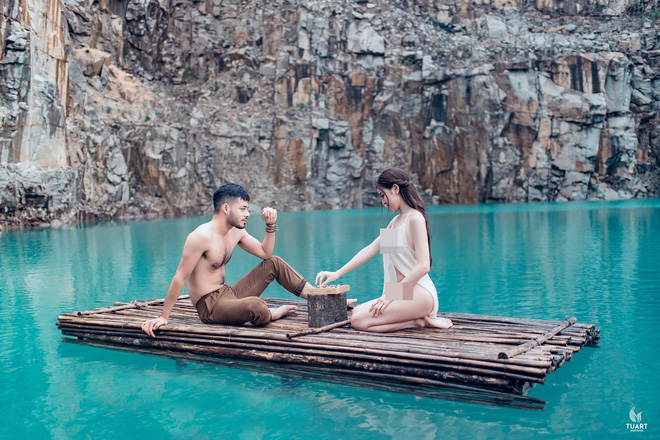 Chàng trai trong loạt ảnh khoe thân phản cảm ở Đà Lạt: Mình cảm thấy vui vẻ, hào hứng Chàng trai trong loạt ảnh khoe thân phản cảm ở Đà Lạt: Mình cảm thấy vui vẻ, hào hứng