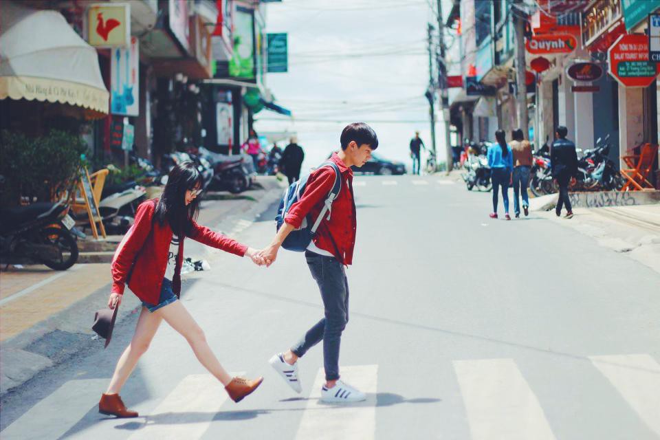 Chia tay để yêu người khác rồi hối hận nói phải trân trọng người cũ, chàng trai ăn cả rổ gạch đá từ cư dân mạng